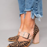 Selveta - Sandalias de ante con patrón de leopardo y tacón estable