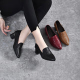Olene - Zapatos de Tacón en Piel Vegana con Bordado Suave