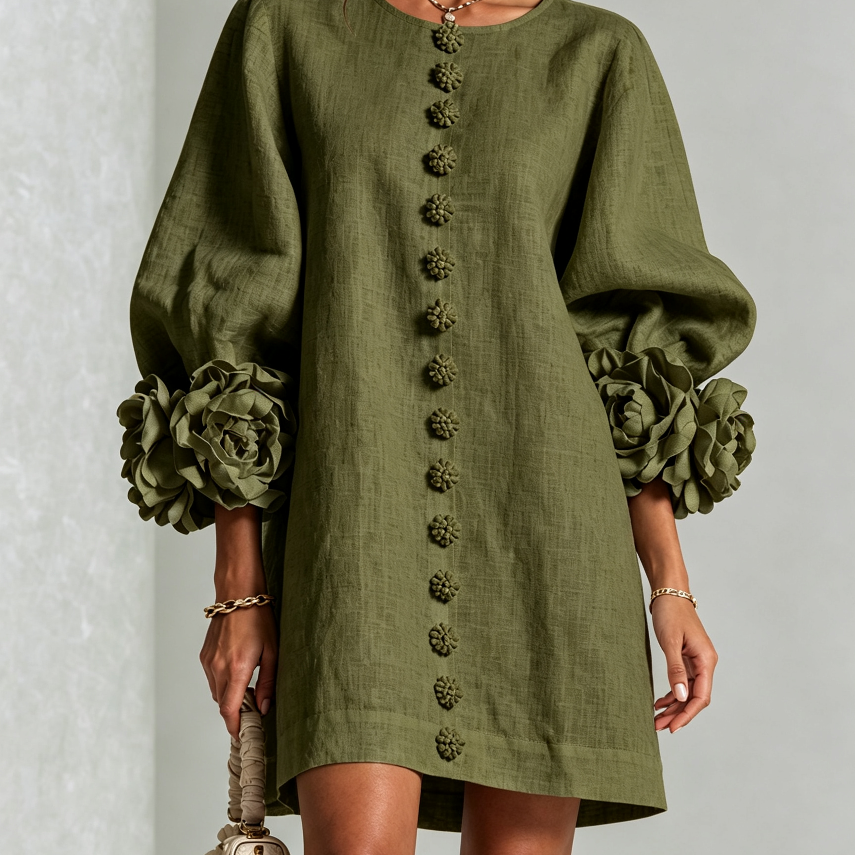Amara - Mini Vestido Elegante con Botones Florales