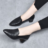 Olene - Zapatos de Tacón en Piel Vegana con Bordado Suave
