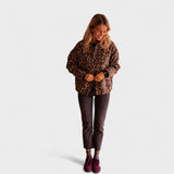 Rosa - Abrigo moderno con estampado de leopardo
